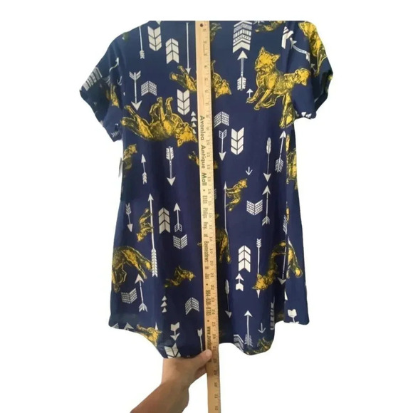 NWT Navy Yellow Fox Arrows LuLaRoe XS Classic Tee Shirt Comfy Stretch - Picture 9 of 10